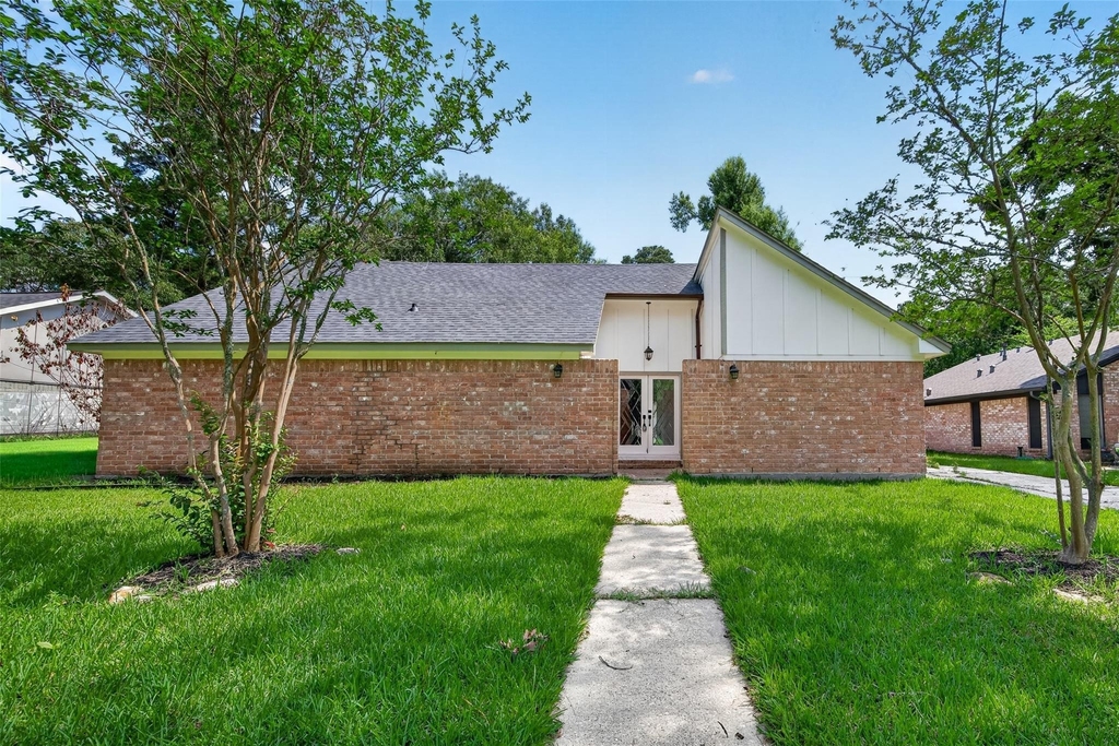 1834 Shadow Rock Drive - Photo 0
