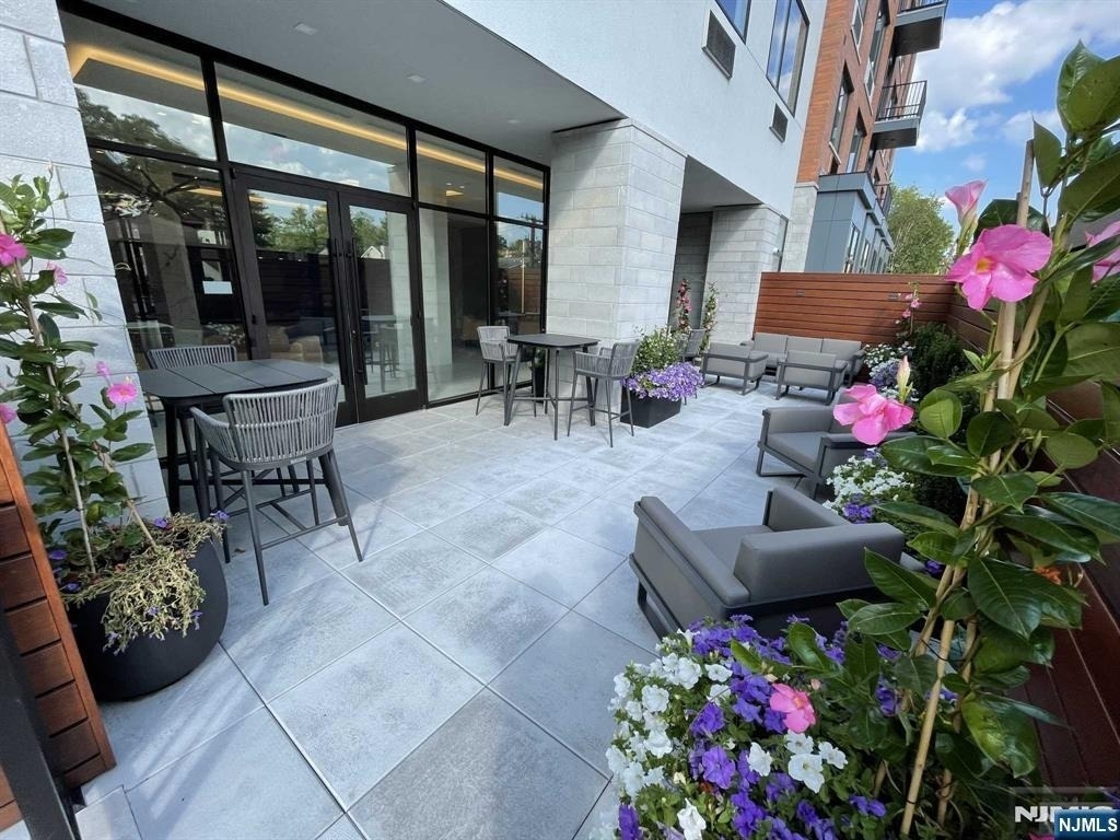 470 Main - Photo 6