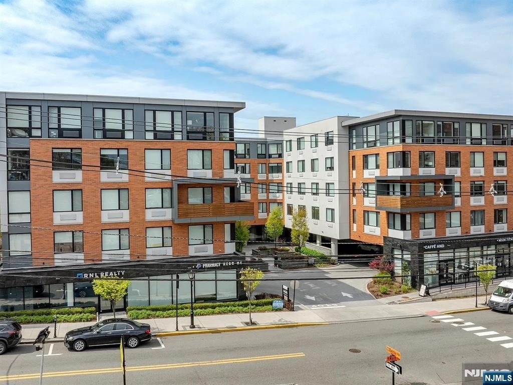 470 Main - Photo 0