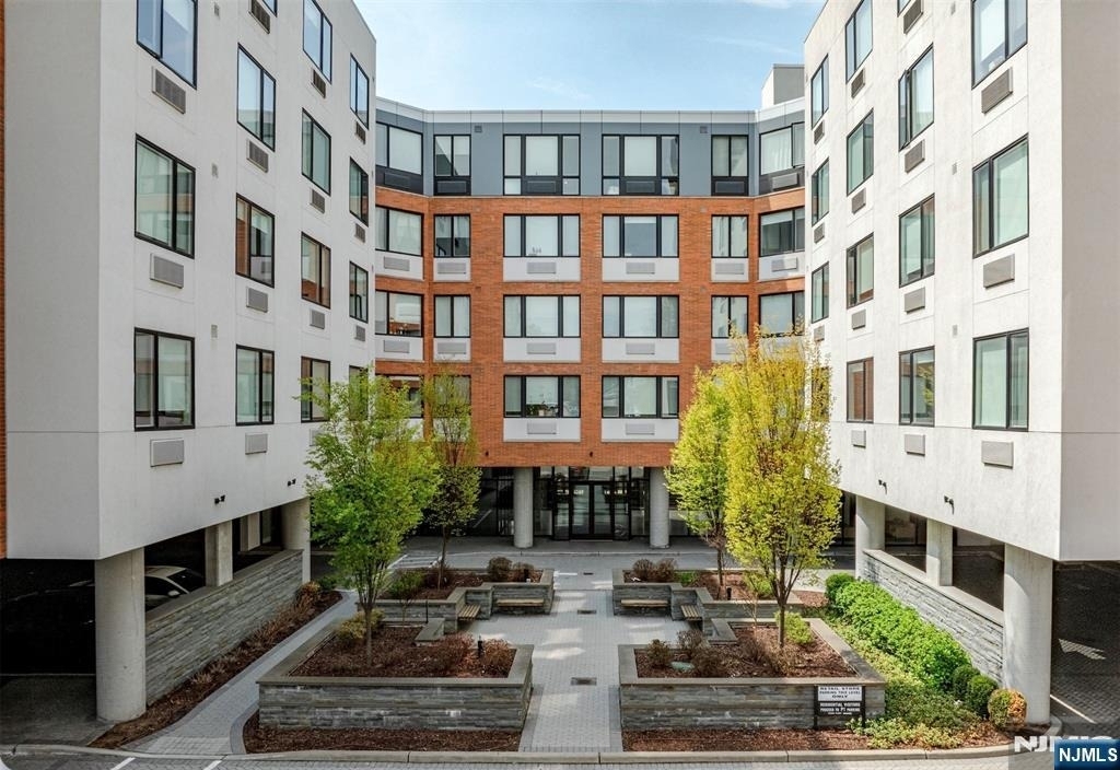 470 Main - Photo 1