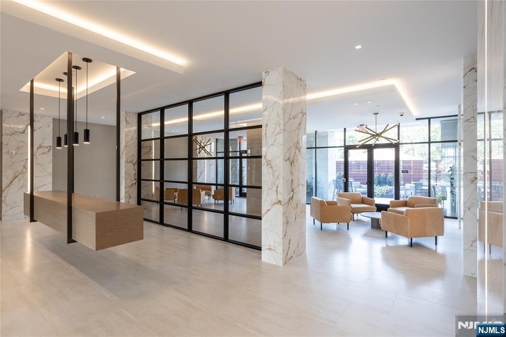 470 Main - Photo 2
