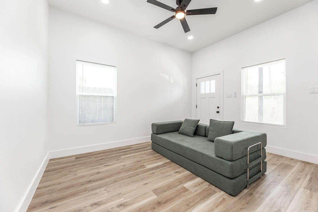 9727 Stedman Street - Photo 18