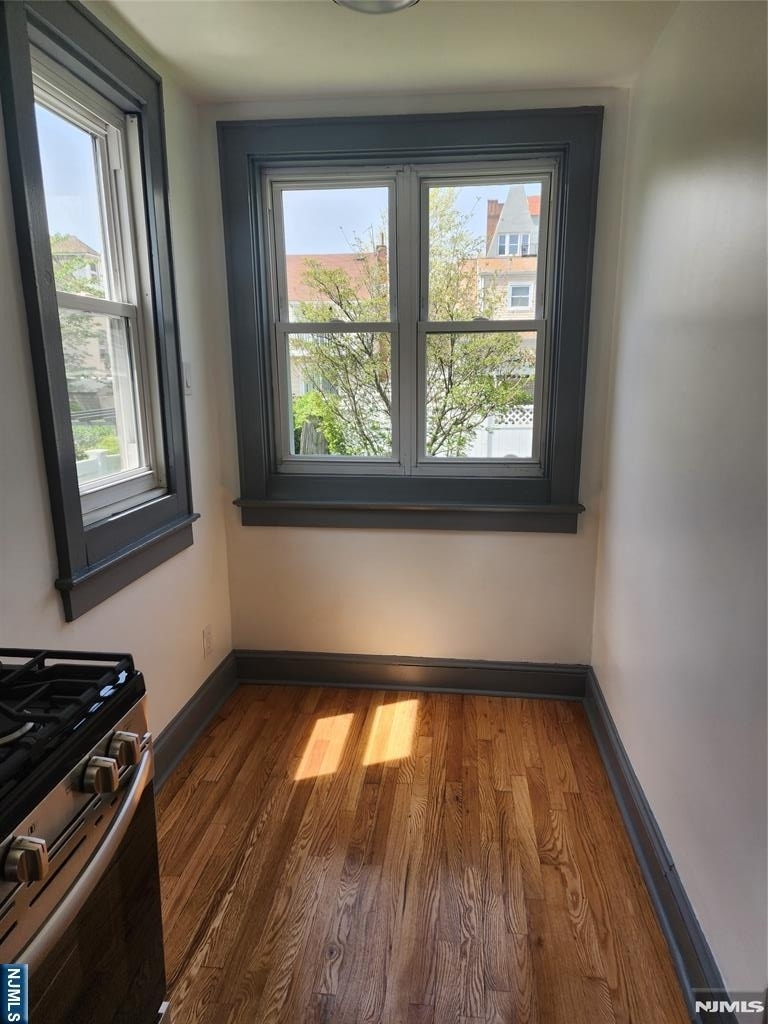 32 Euclid - Photo 4