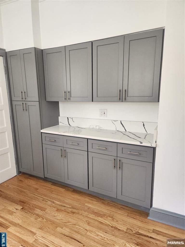 32 Euclid - Photo 2