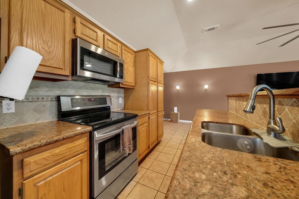 303 Shawnee Drive - Photo 4