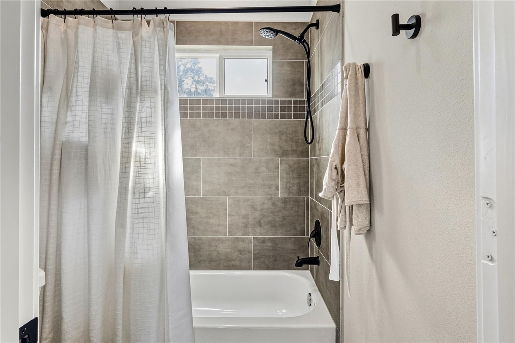 5202 Pinemont Creek Lane - Photo 16