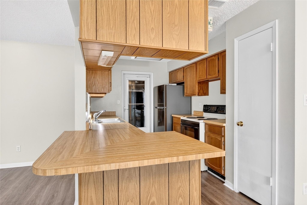 11103 Bellerive Drive - Photo 11