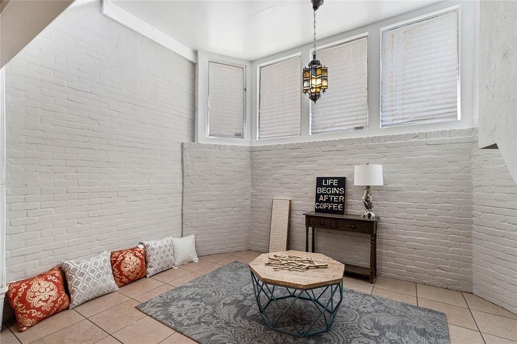 3022 Baldwin Street - Photo 1