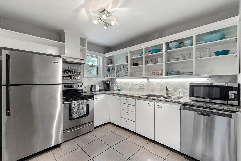 3022 Baldwin Street - Photo 9