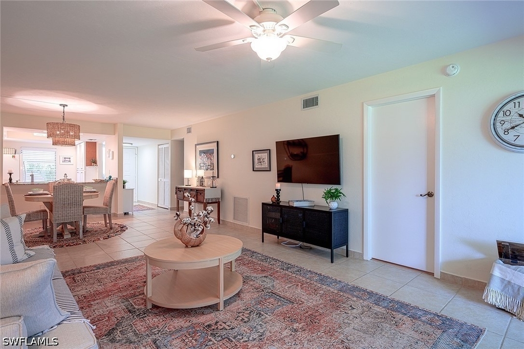 135 Cypress Way E - Photo 18