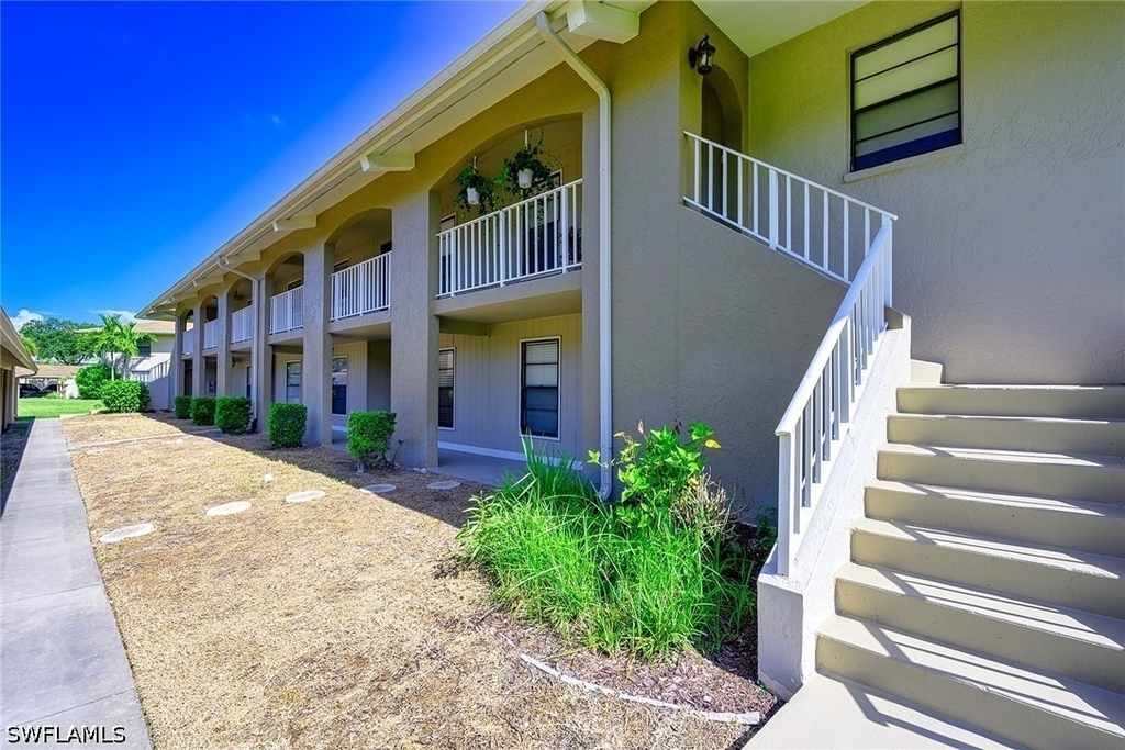 135 Cypress Way E - Photo 2