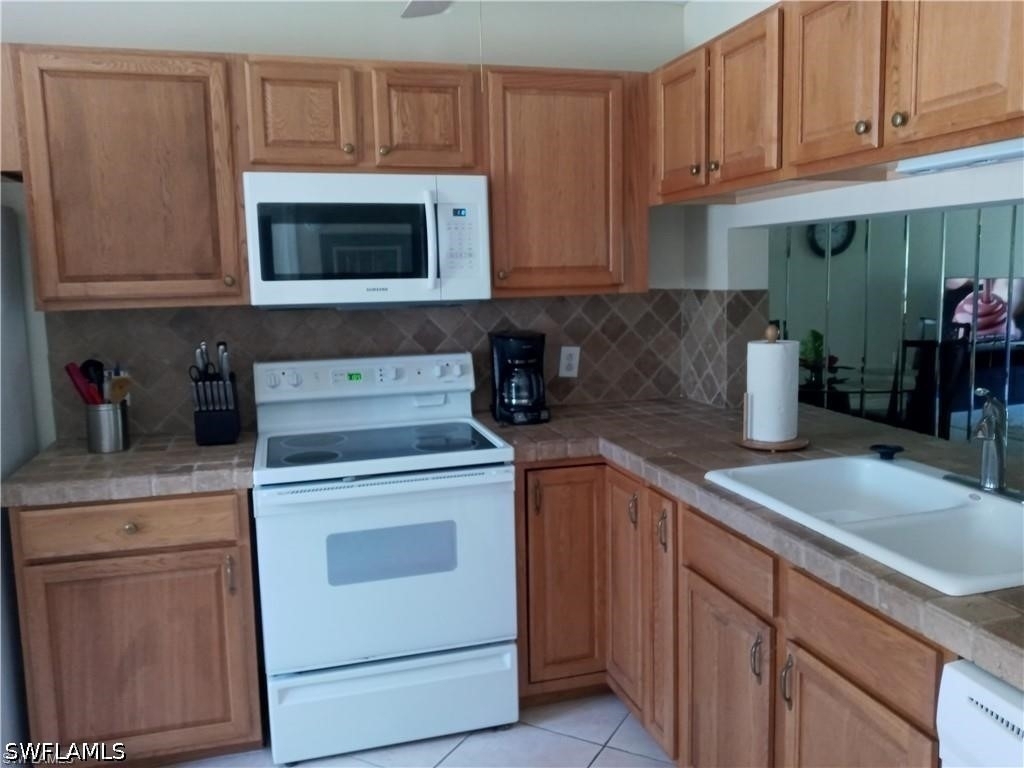 3001 Sandpiper Bay Circle - Photo 2