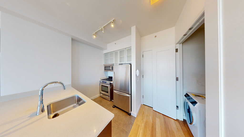808 Columbus Ave - Photo 2