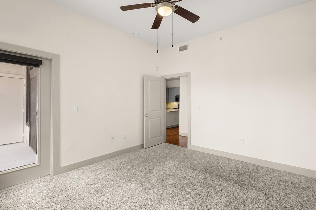 1616 W Dallas Street - Photo 6