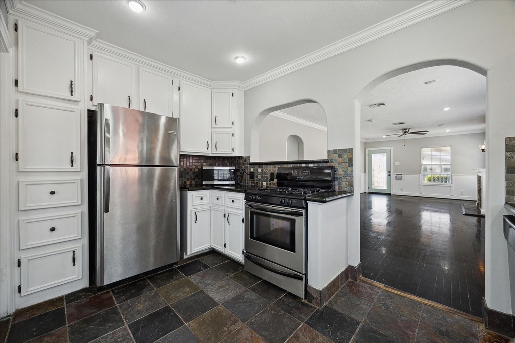 2912 Cetti Street - Photo 8