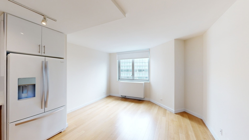 401 E 34th St - Photo 2