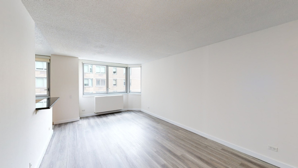 401 E 34th St - Photo 2