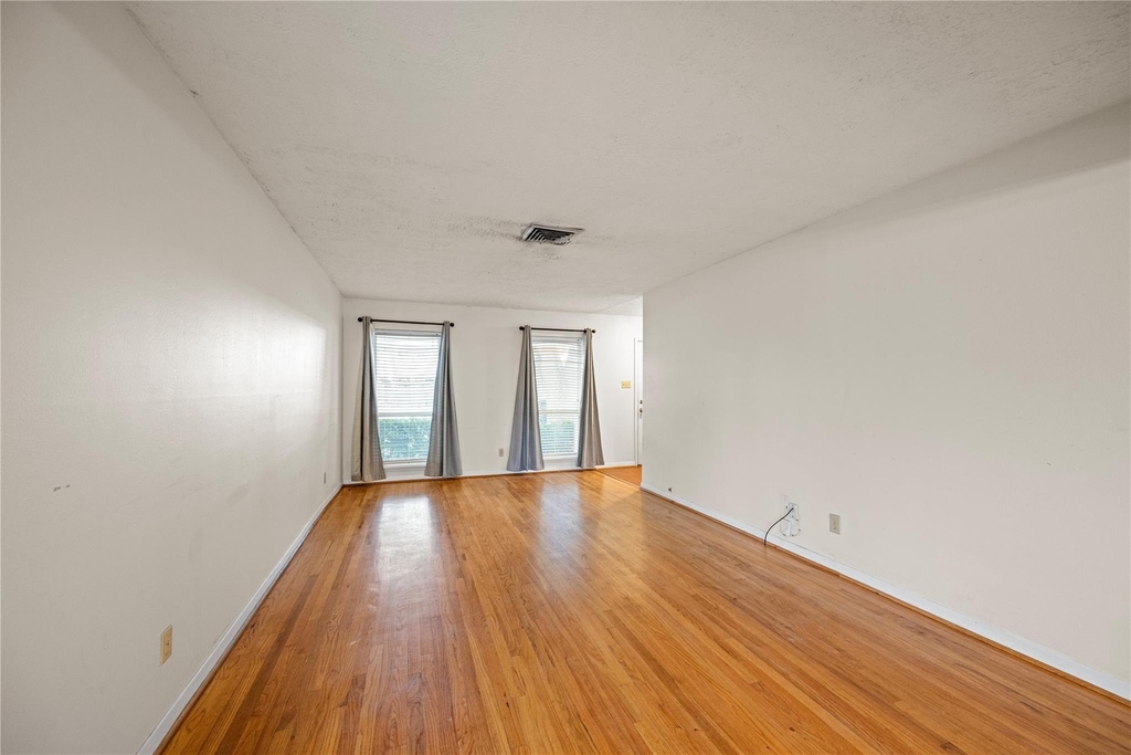 8110 Bob White Drive - Photo 2