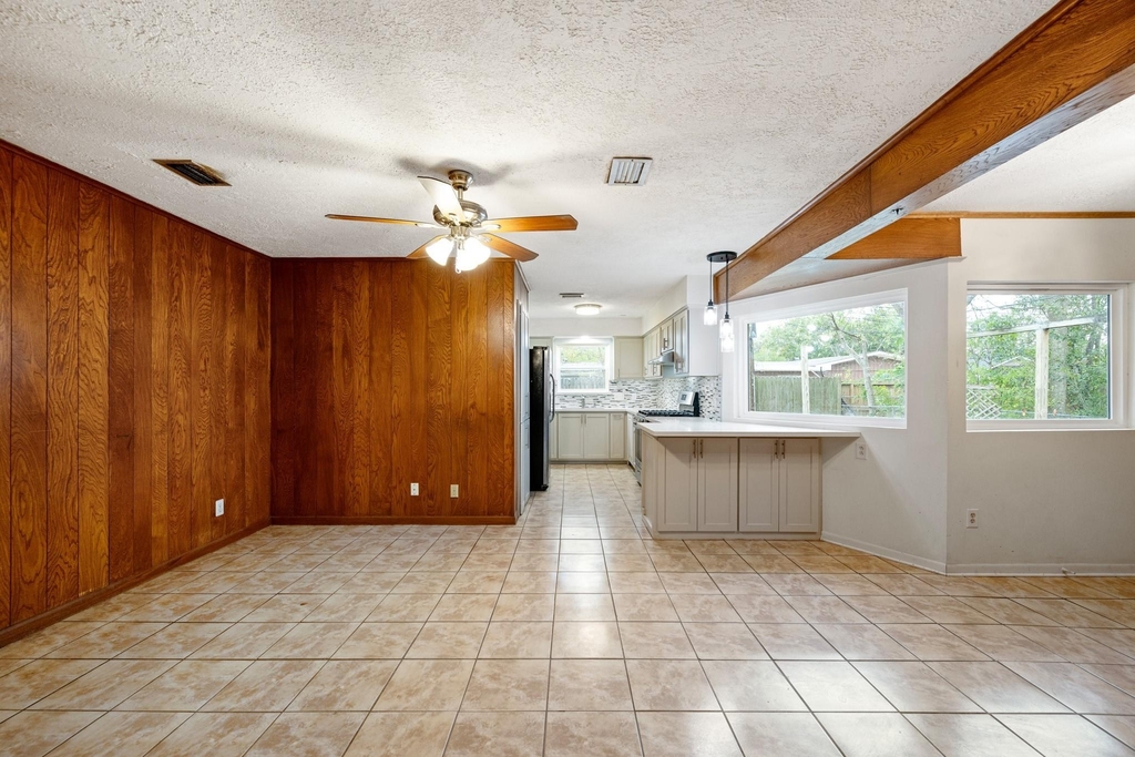 8110 Bob White Drive - Photo 4