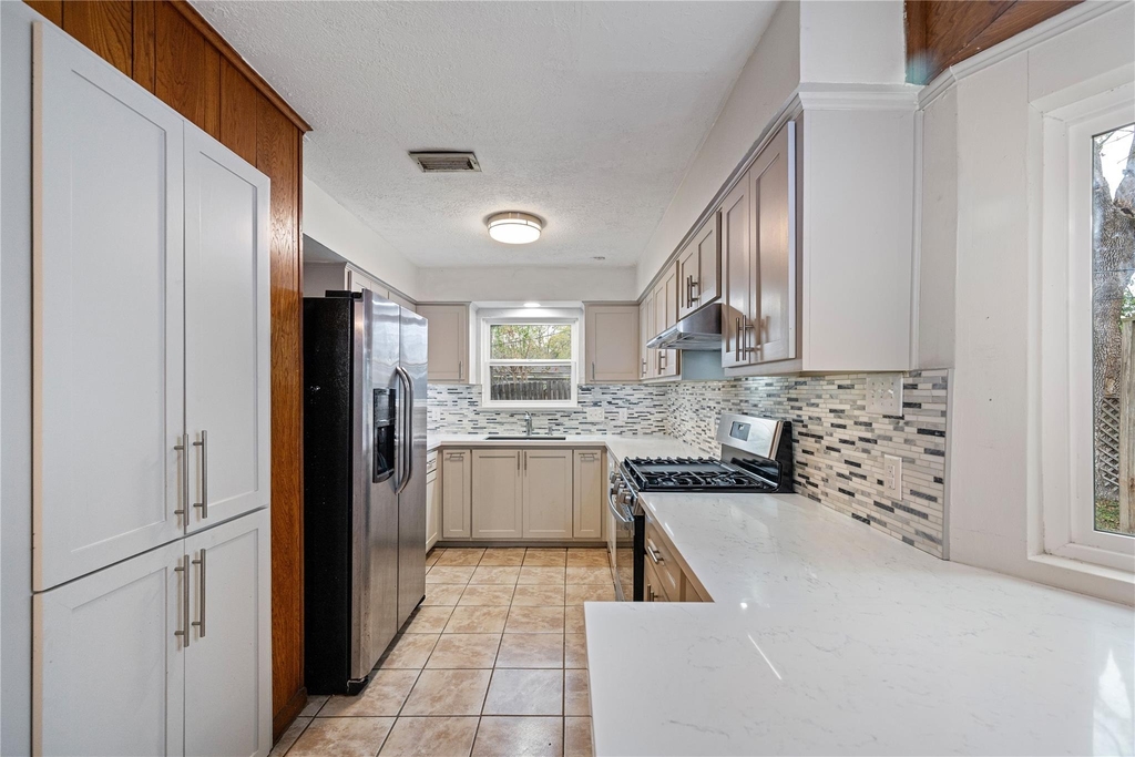 8110 Bob White Drive - Photo 5