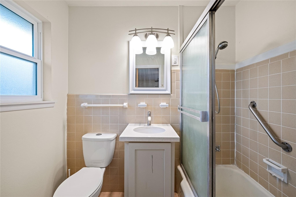 8110 Bob White Drive - Photo 18