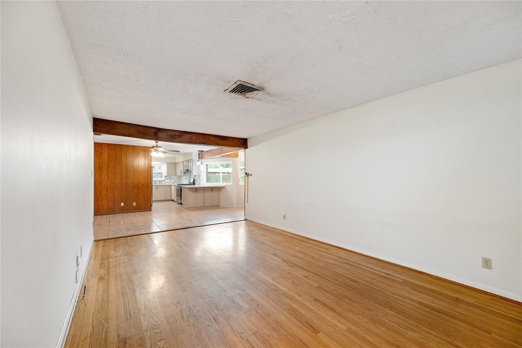 8110 Bob White Drive - Photo 3