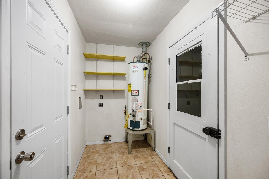 8110 Bob White Drive - Photo 11