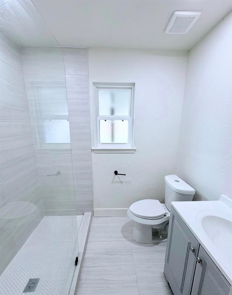 5831 Chinaberry Drive - Photo 5