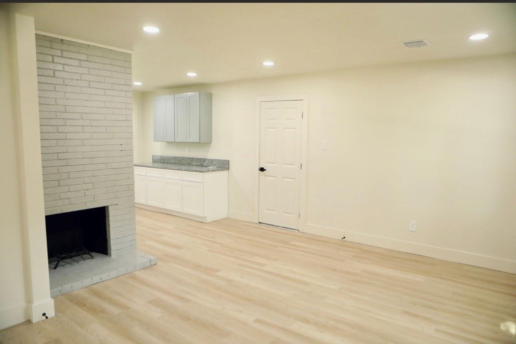5831 Chinaberry Drive - Photo 2