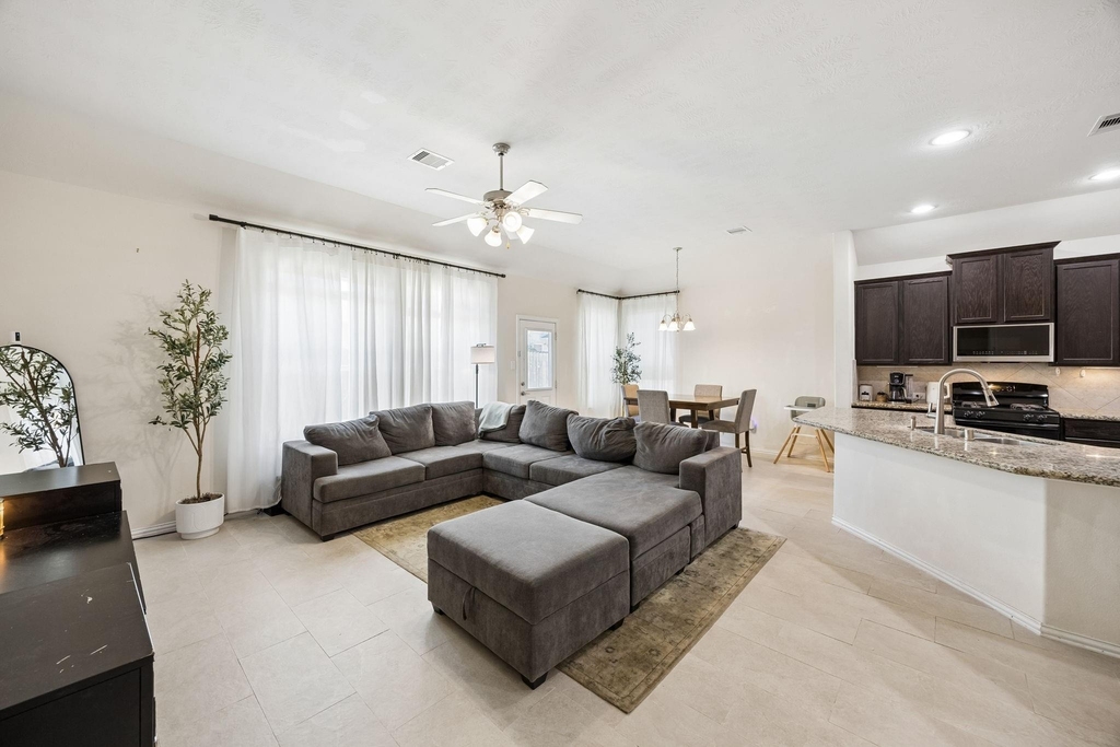 24631 Forest Hiker Court - Photo 4