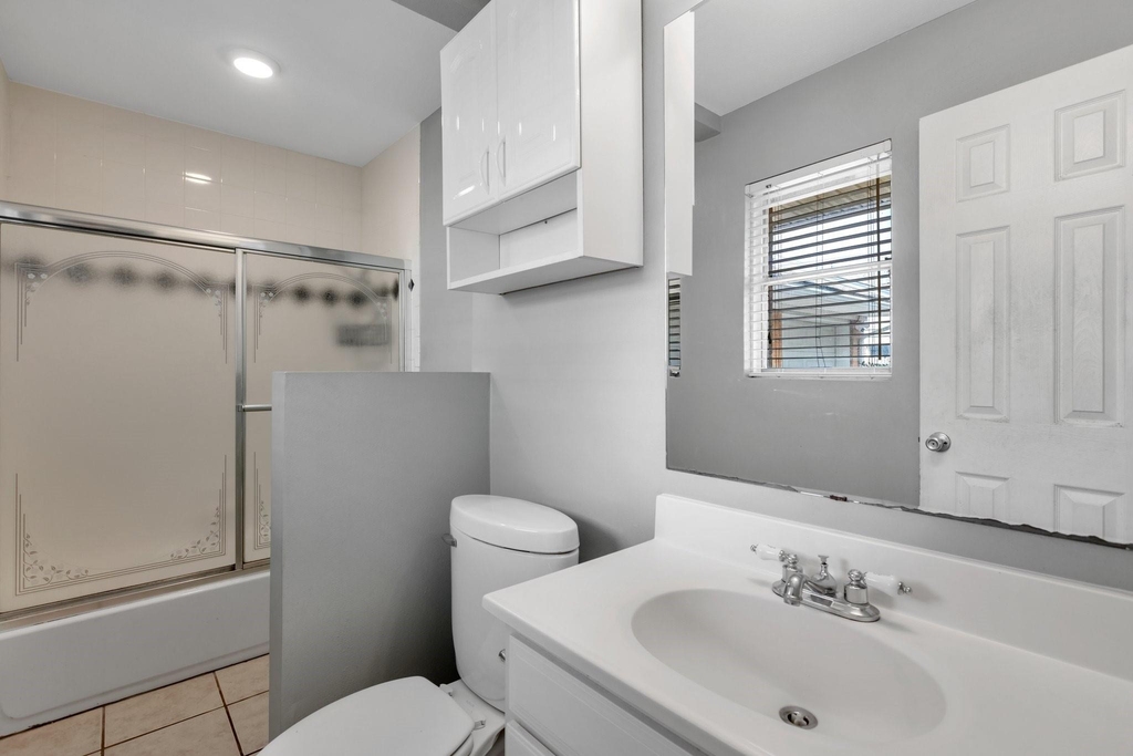 4750 Sanford Road - Photo 10