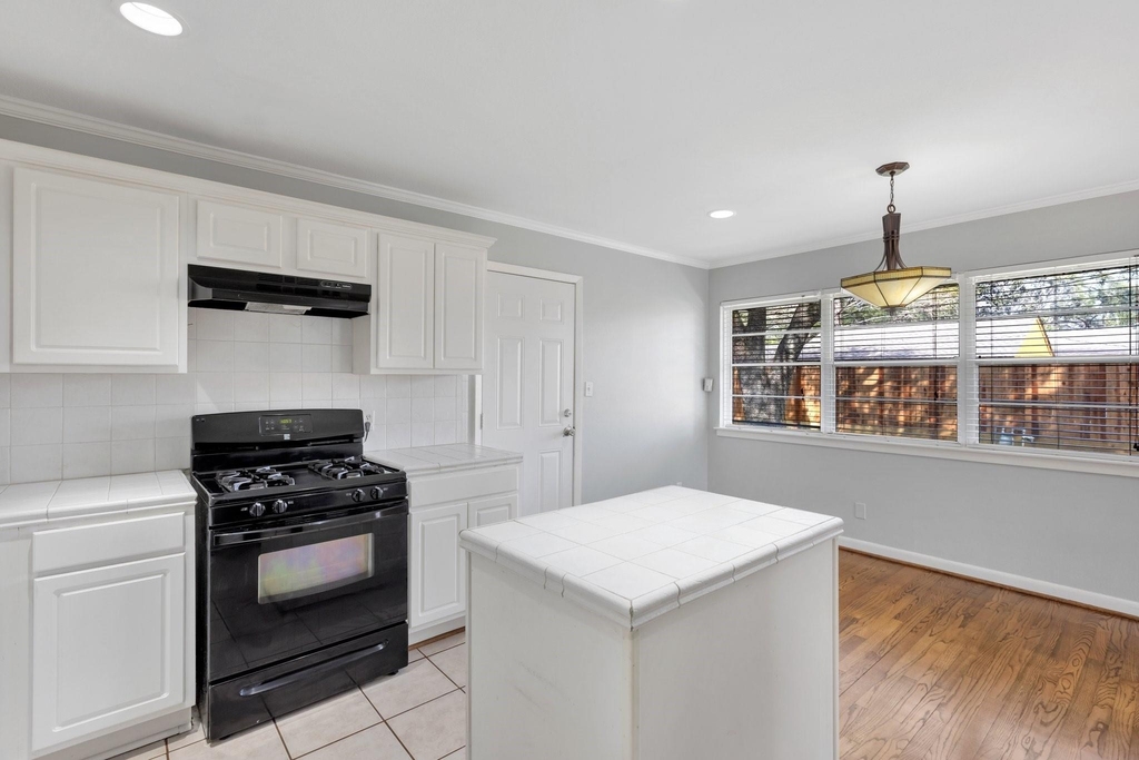 4750 Sanford Road - Photo 6
