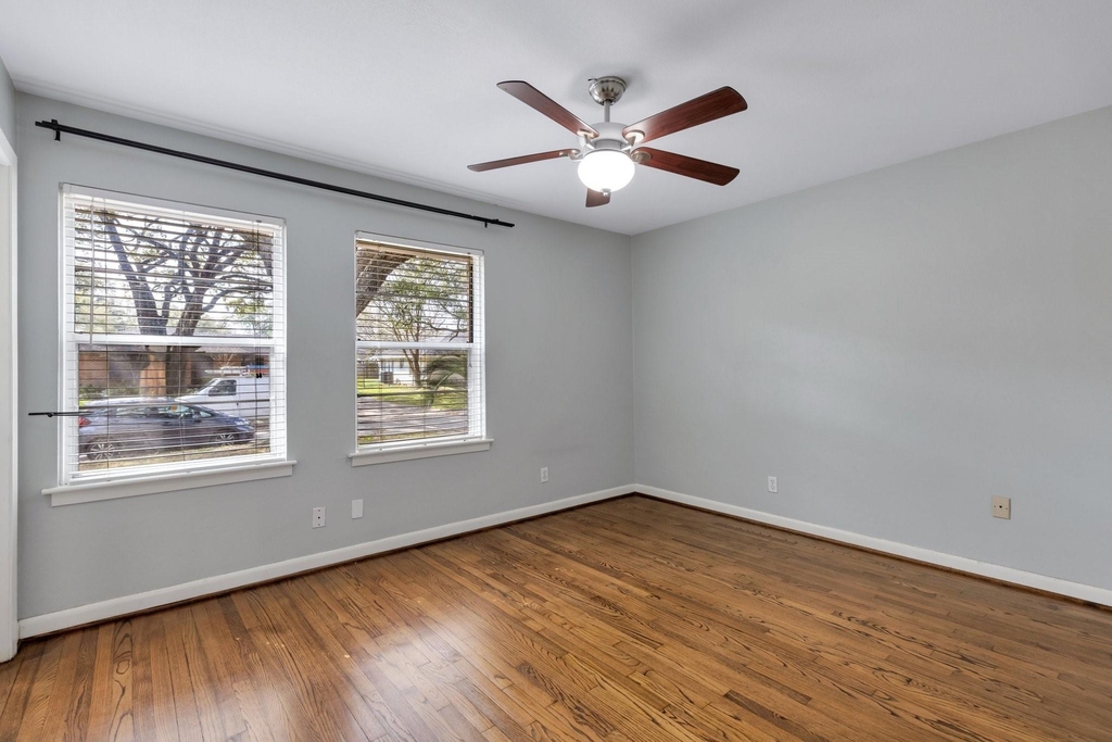 4750 Sanford Road - Photo 9