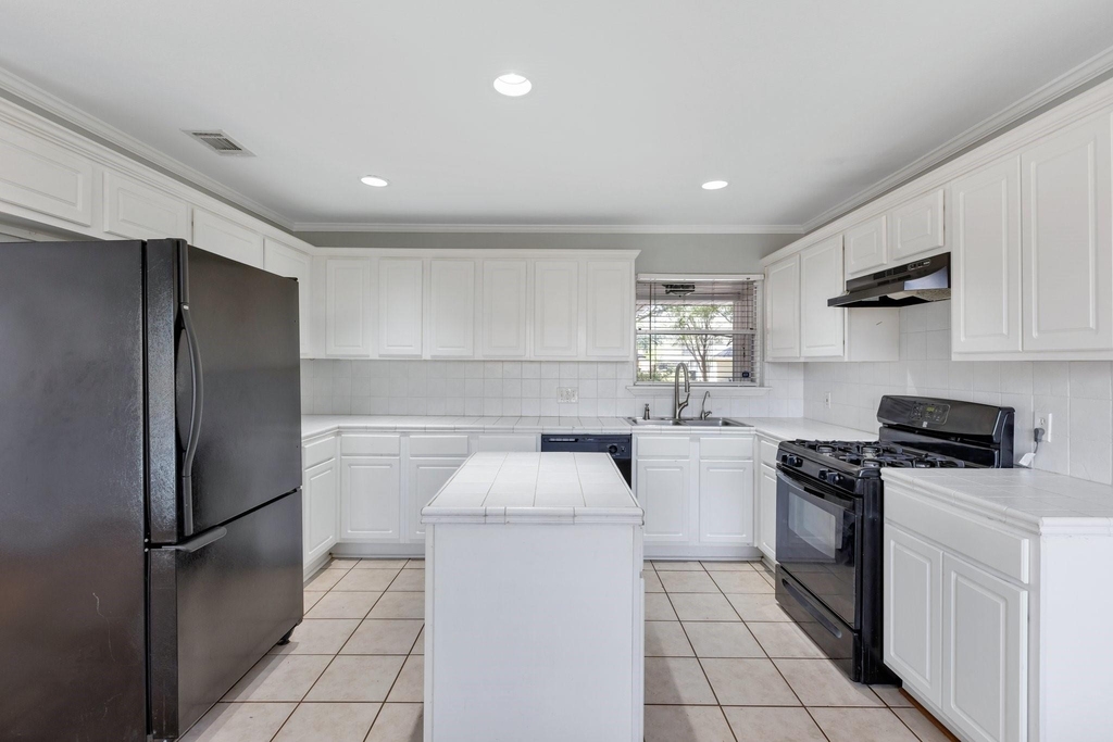 4750 Sanford Road - Photo 7