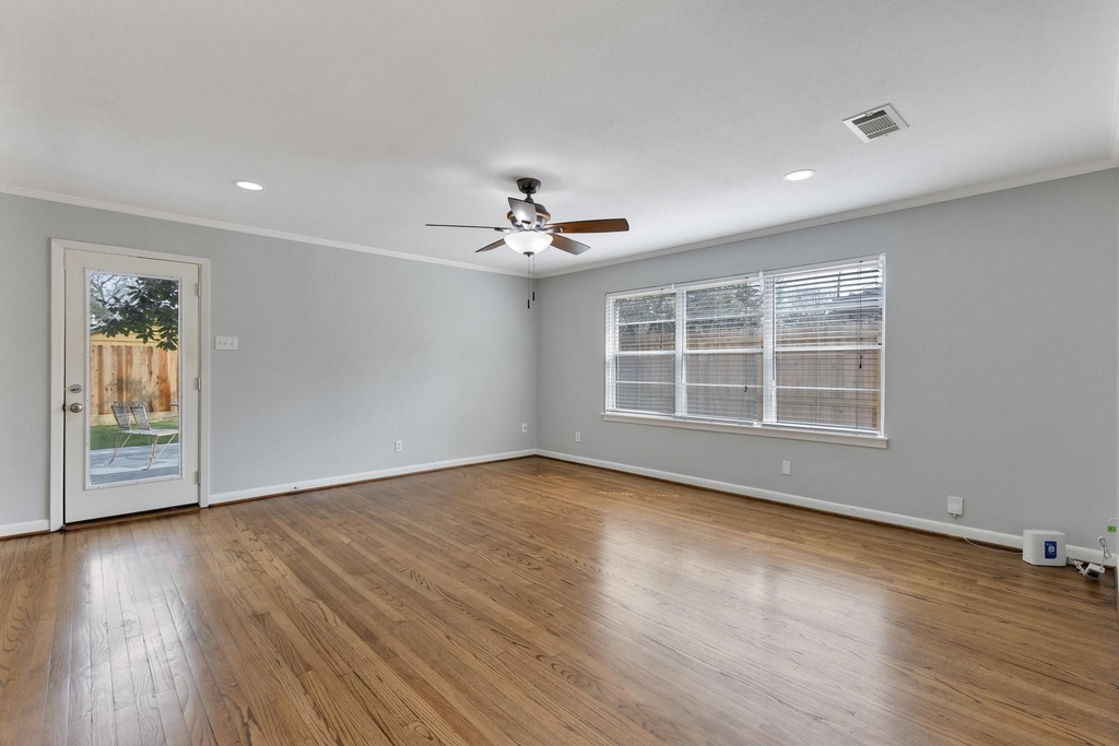 4750 Sanford Road - Photo 3