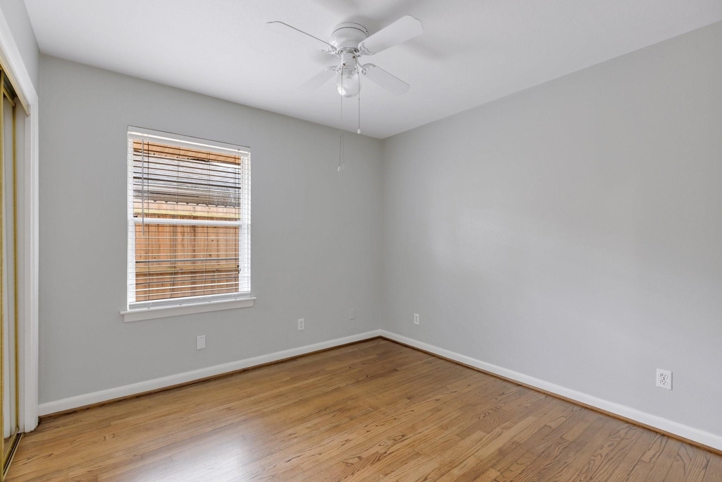 4750 Sanford Road - Photo 13