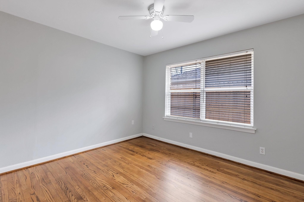 4750 Sanford Road - Photo 8