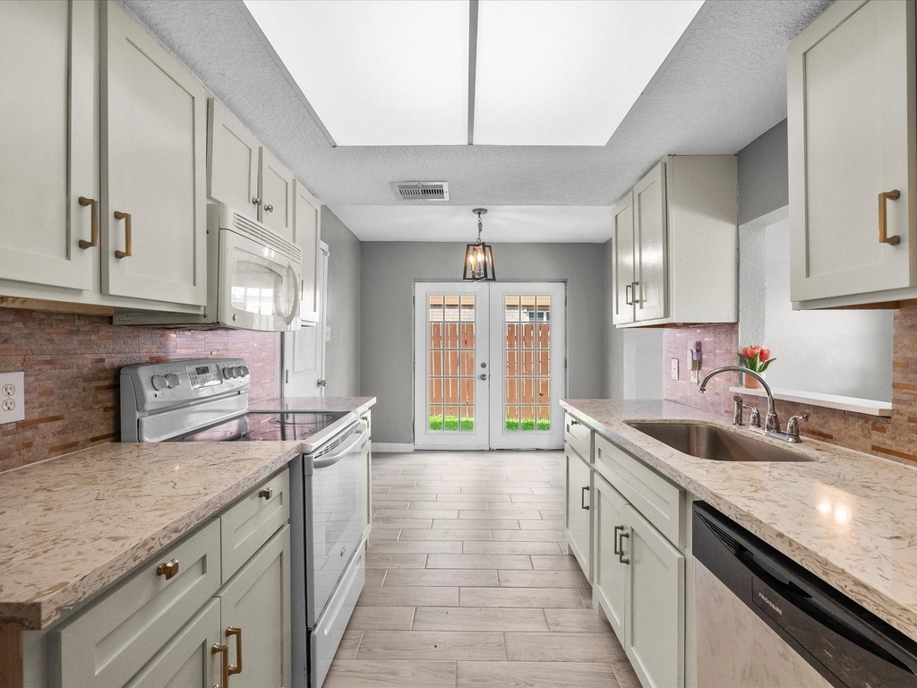 11731 Flushing Meadows Drive - Photo 3