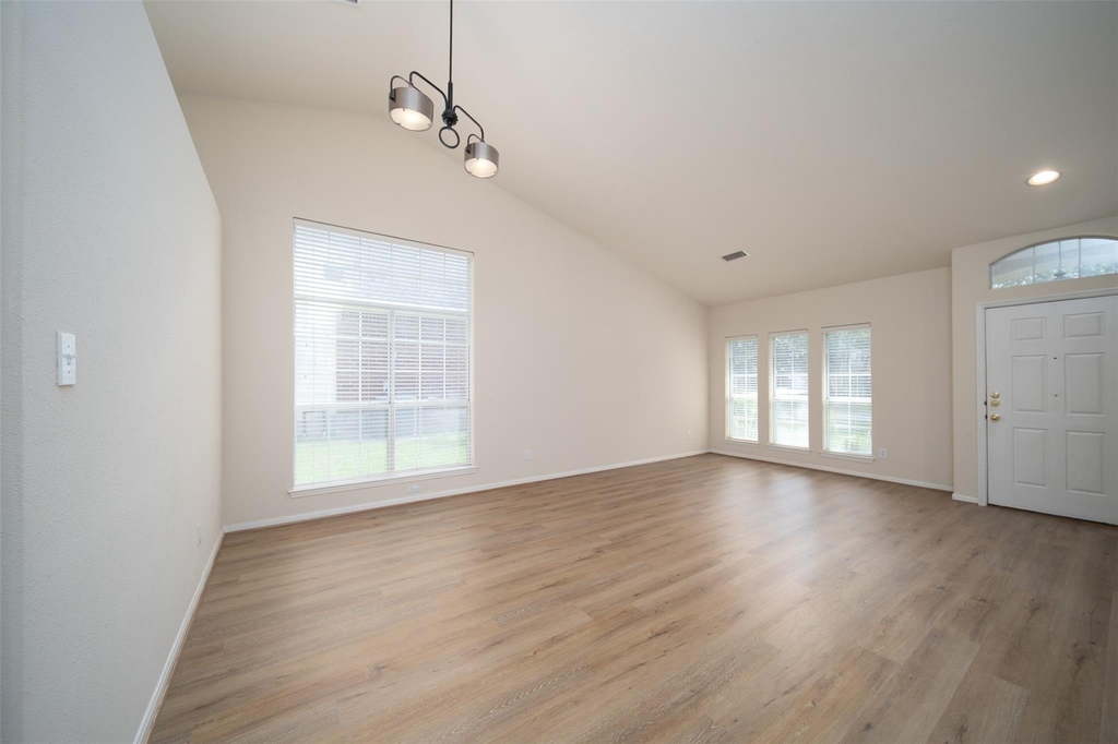 18 Painted Canyon Place - Photo 2