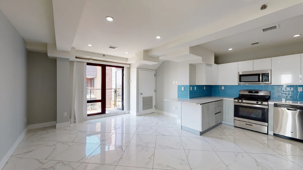 177-30 Wexford Terrace - Photo 1