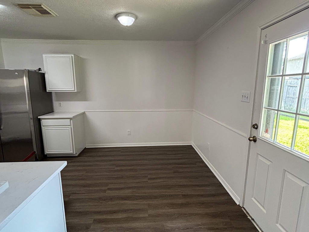 9217 Mohawk Drive - Photo 8