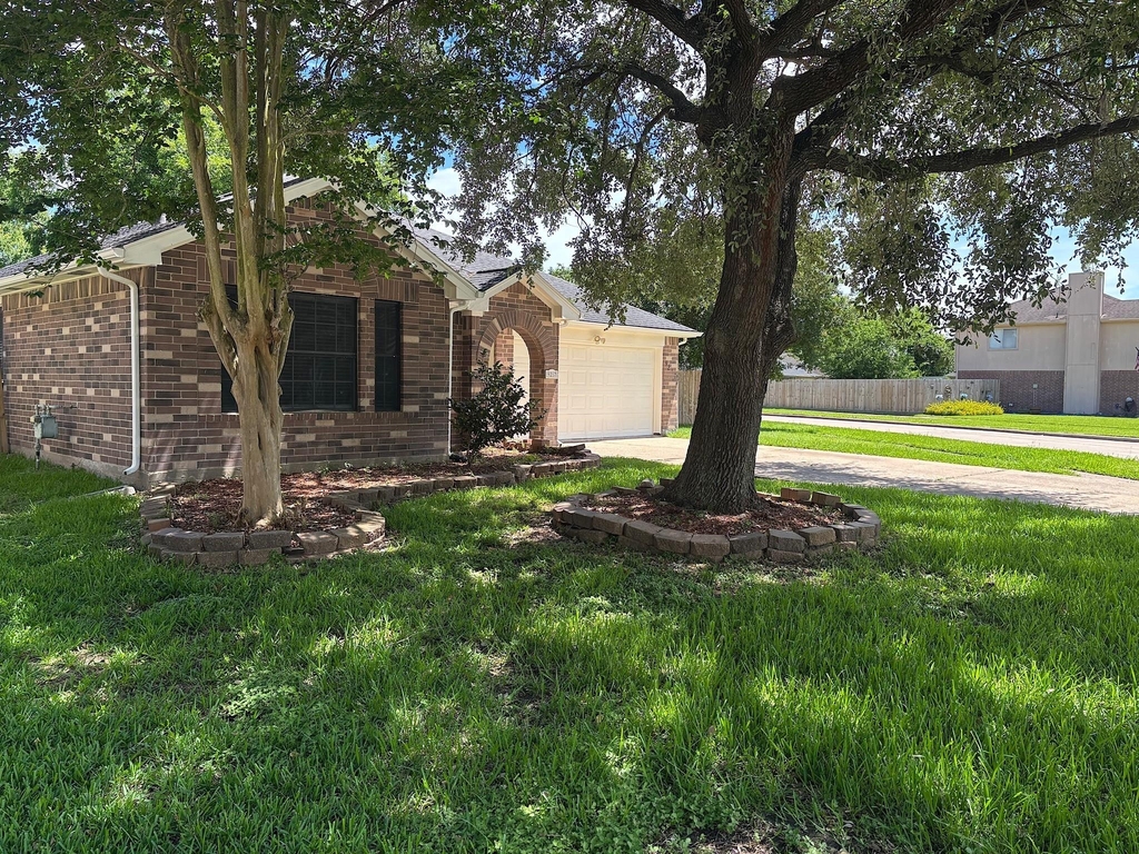 9217 Mohawk Drive - Photo 1