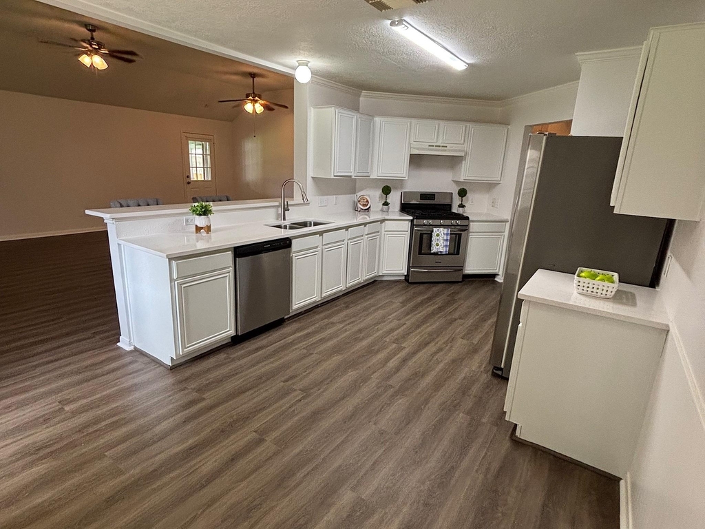 9217 Mohawk Drive - Photo 3