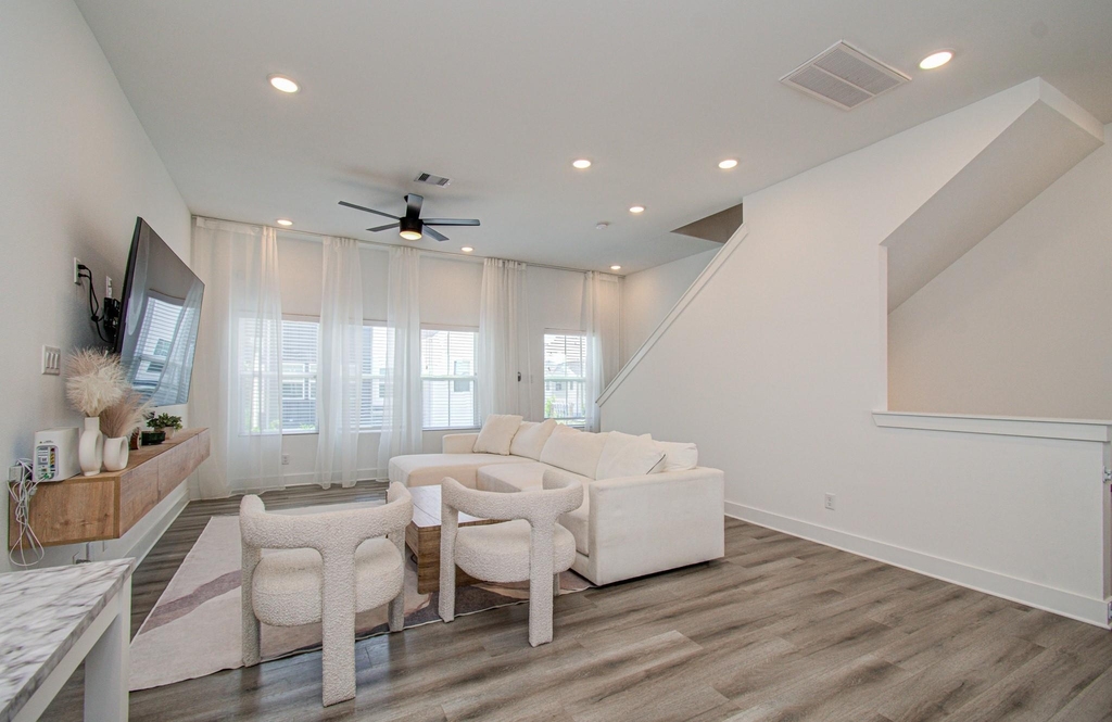 8325 Springwood Creek Lane - Photo 12