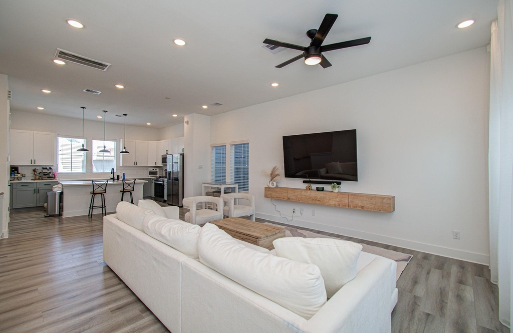 8325 Springwood Creek Lane - Photo 15