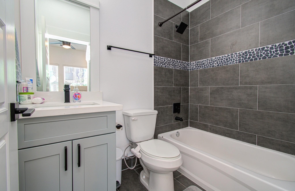 8325 Springwood Creek Lane - Photo 10