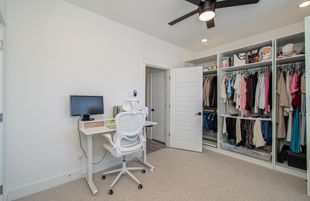 8325 Springwood Creek Lane - Photo 26