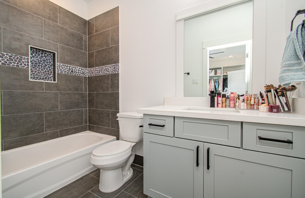 8325 Springwood Creek Lane - Photo 27