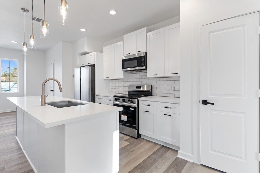 3703 Nagle Street - Photo 10