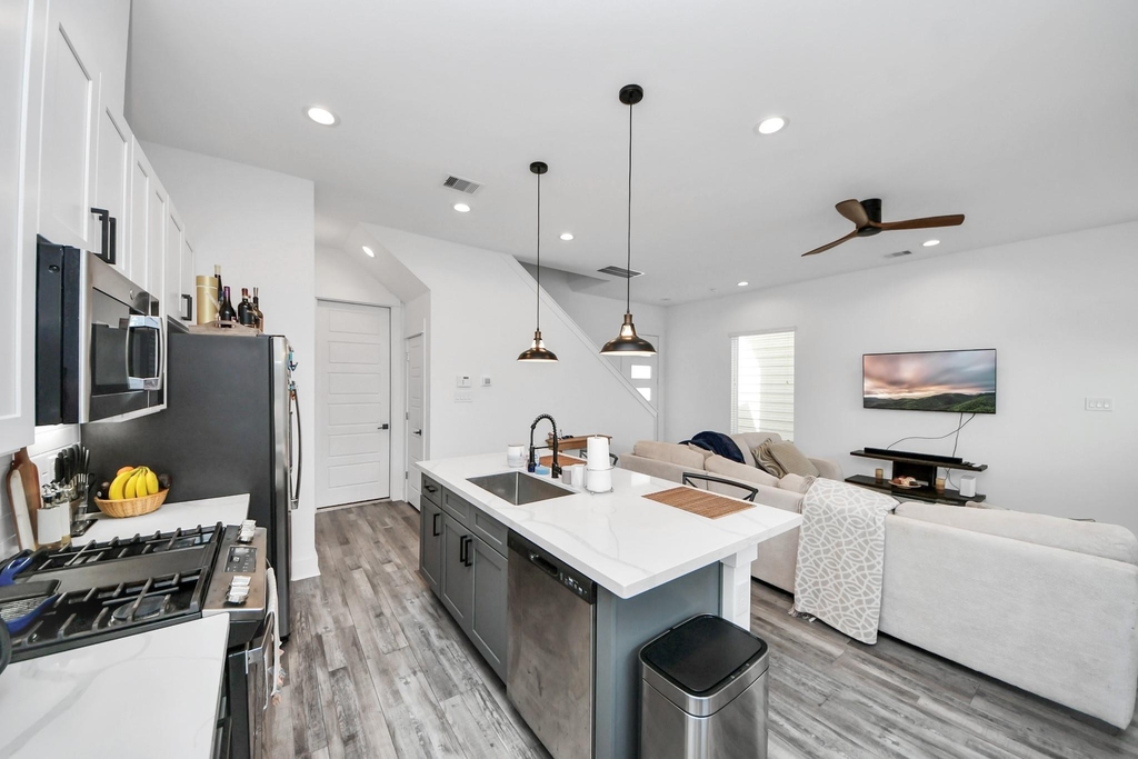 1066 Mansfield Street - Photo 15